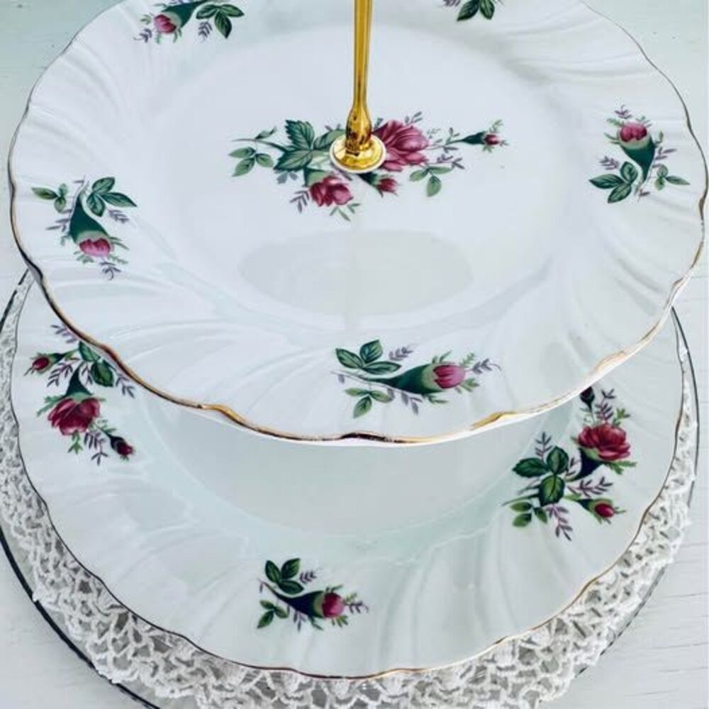 Vintage Lynn’s Fine China 3-Tier Dessert Stand - Victorian Rose Pattern - Picture 3 of 4